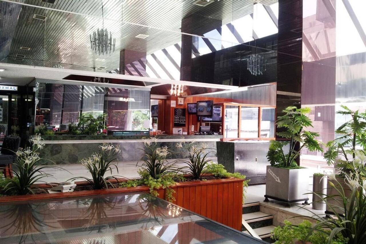 Hotel Plaza Madrid メキシコシティ エクステリア 写真