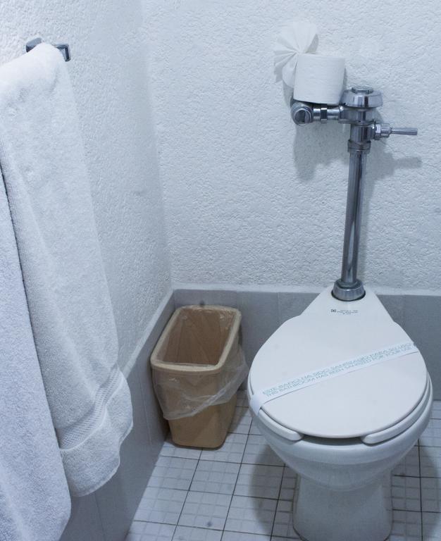 Hotel Plaza Madrid メキシコシティ エクステリア 写真