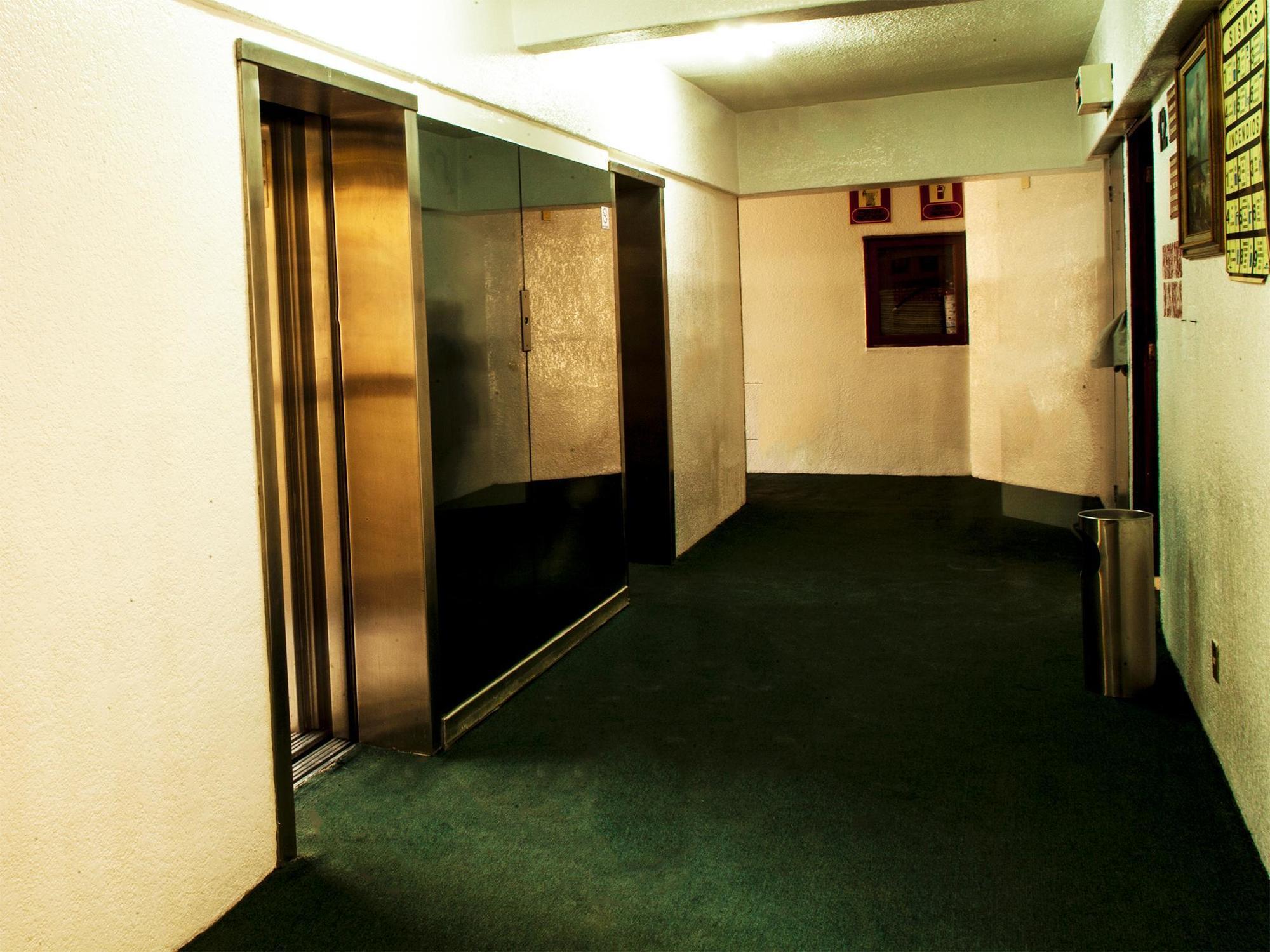Hotel Plaza Madrid メキシコシティ エクステリア 写真