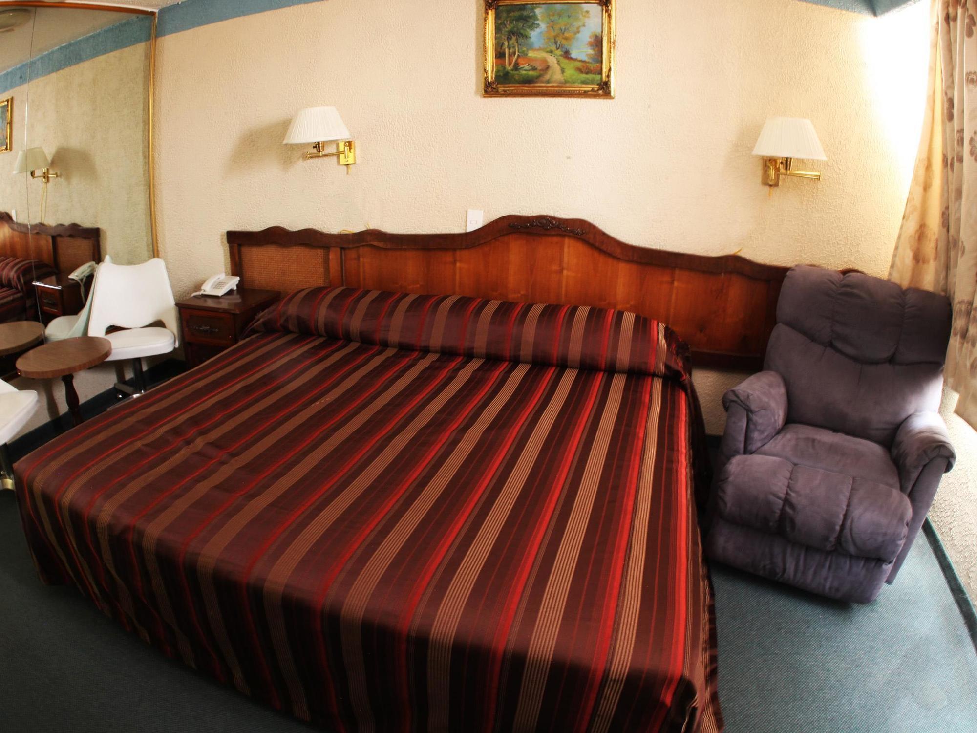 Hotel Plaza Madrid メキシコシティ エクステリア 写真