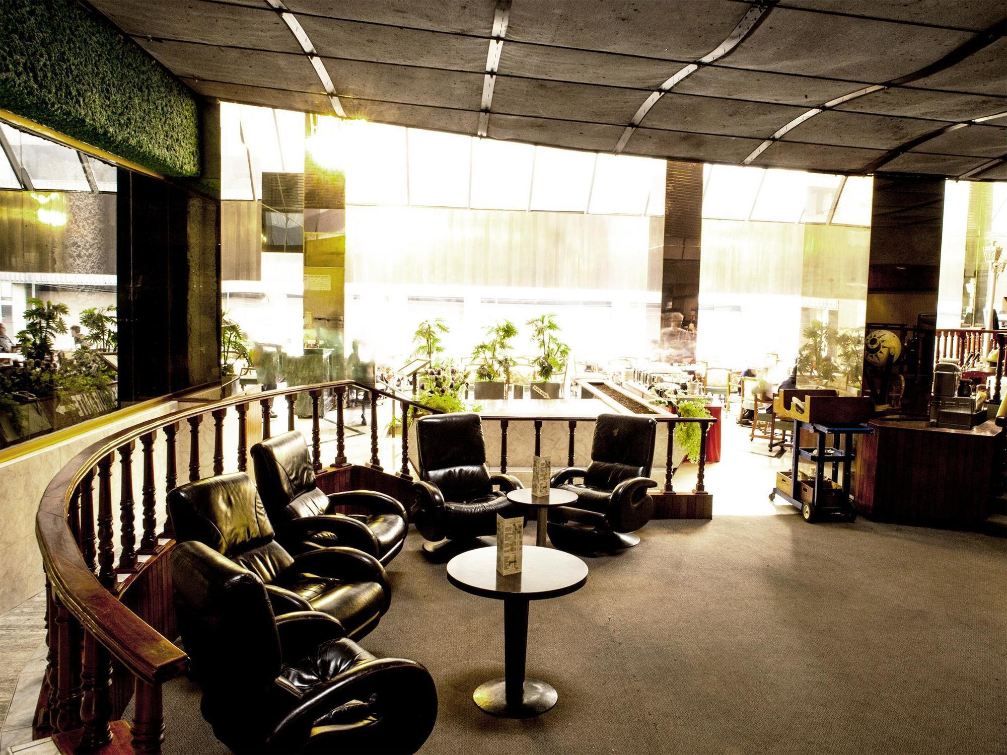 Hotel Plaza Madrid メキシコシティ エクステリア 写真
