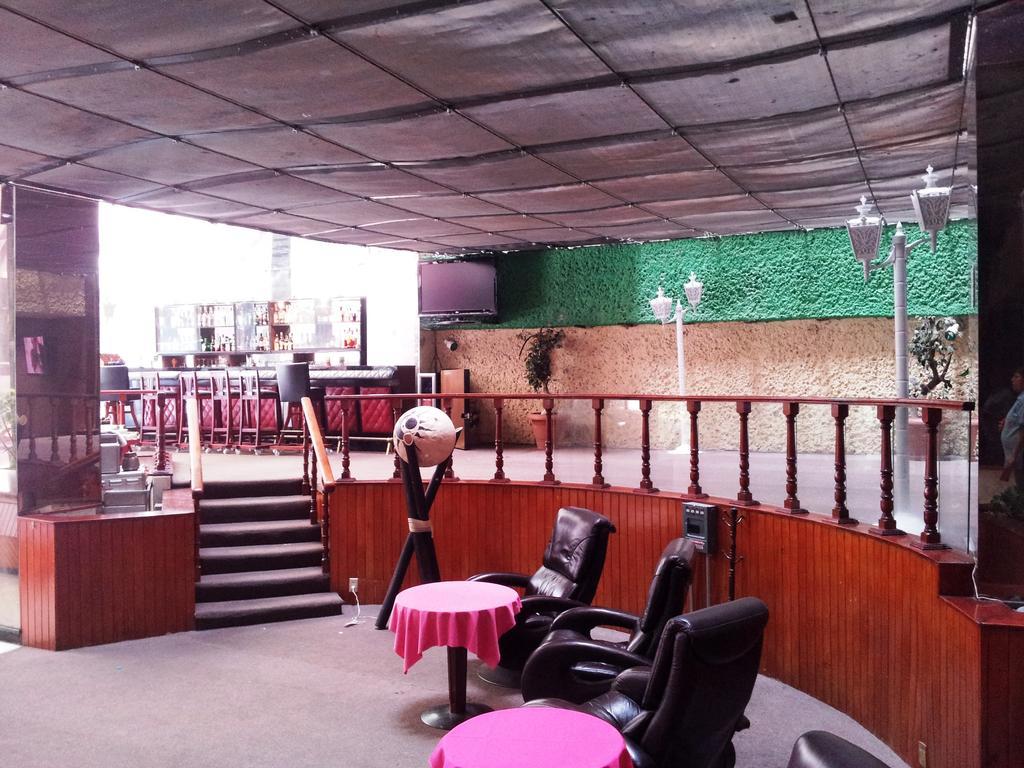 Hotel Plaza Madrid メキシコシティ エクステリア 写真